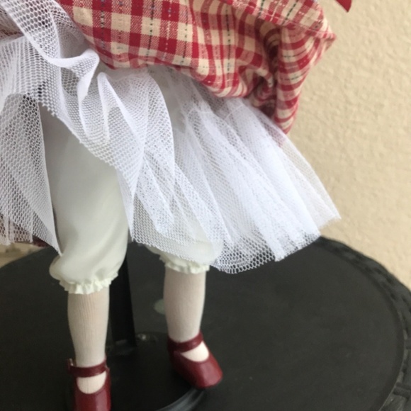 New RF Collection 17" Porcelain German Doll Set Bavarian Attire w/Tags & Stands - Picture 15 of 15